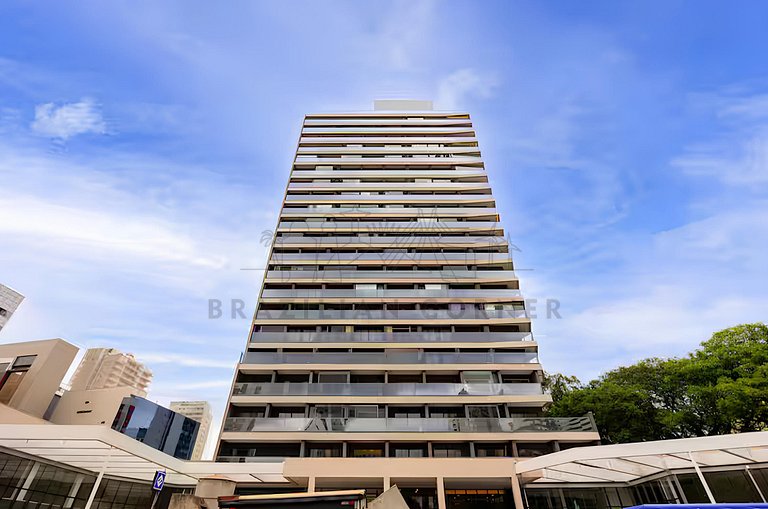 Vista incrível com piscina na cobertura e academia