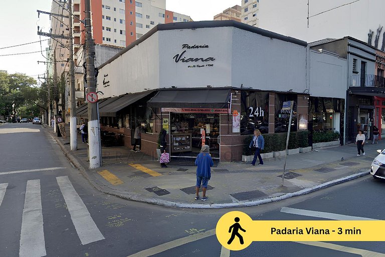 Vista incrível com piscina na cobertura e academia