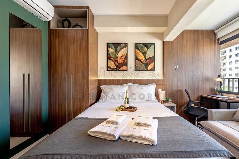 Próximo ao Parque Ibirapuera com AC e Academia