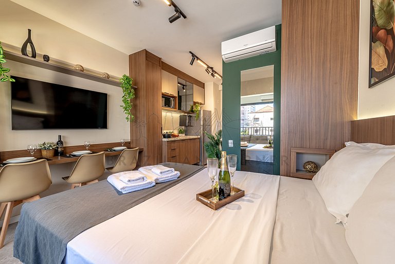 Near Ibirapuera Park with AC and Gym