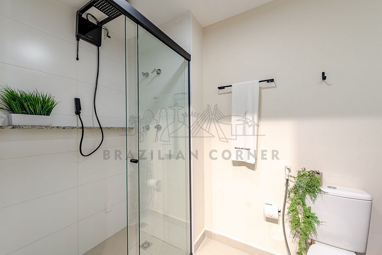 Near Ibirapuera Park with AC and Gym