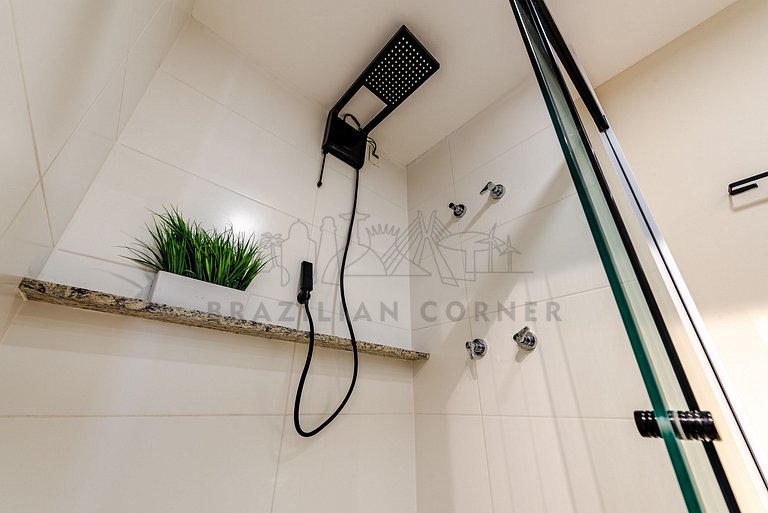 Near Ibirapuera Park with AC and Gym