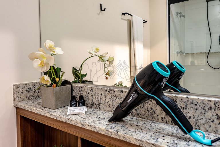 Near Ibirapuera Park with AC and Gym