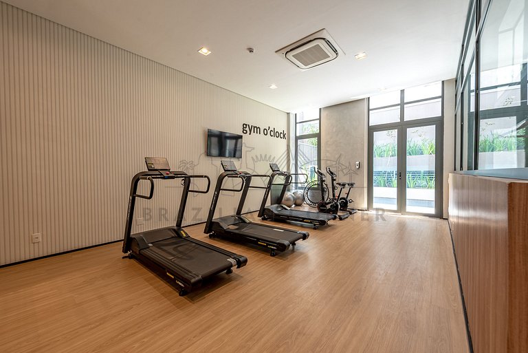 Near Ibirapuera Park with AC and Gym