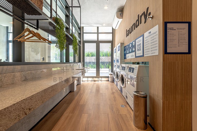 Próximo ao Parque Ibirapuera com AC e Academia