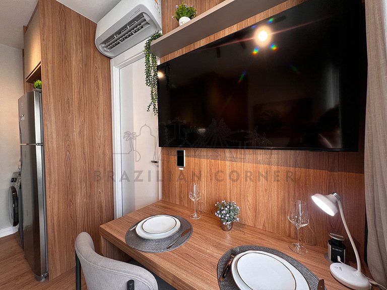 Moderno e tecnológico c/ AC, piscina e academia