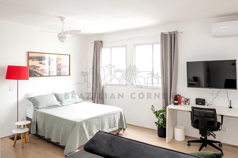 Moderno com ar- condicionado, piscina e academia