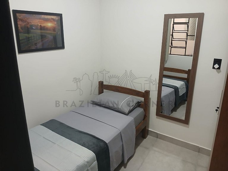 Aconchegante e bem localizado com 2 quartos