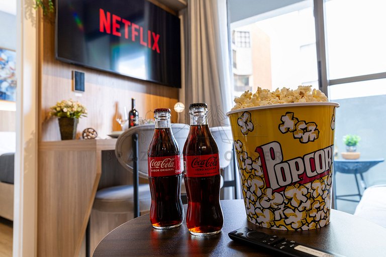 Moderno e tecnológico c/ AC, piscina e academia