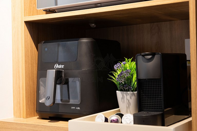 Moderno e tecnológico c/ AC, piscina e academia