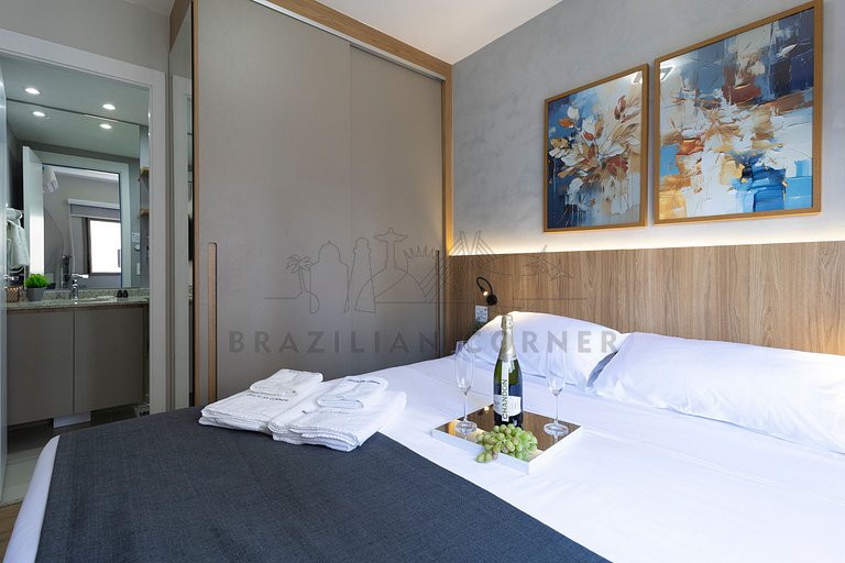 Moderno e tecnológico c/ AC, piscina e academia