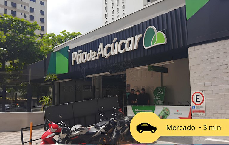 Moderno e tecnológico c/ AC, piscina e academia