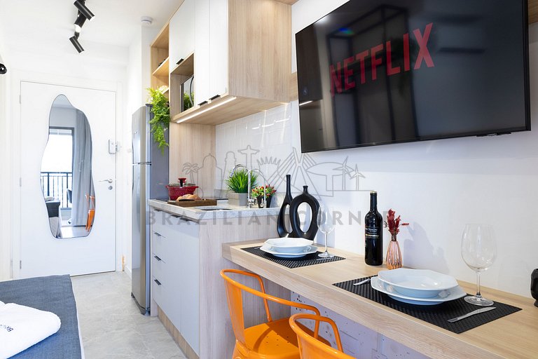 Moderno na Vila Mariana com AC e cama Queen