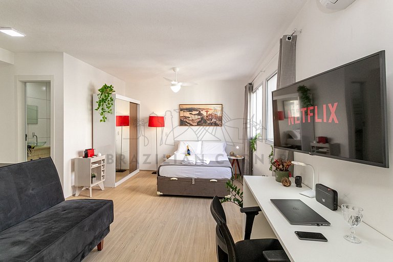 Modern with air-conditioning, pool and gym