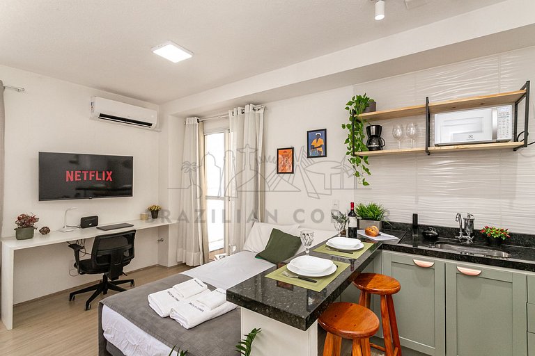 Moderno com ar- condicionado, piscina e academia