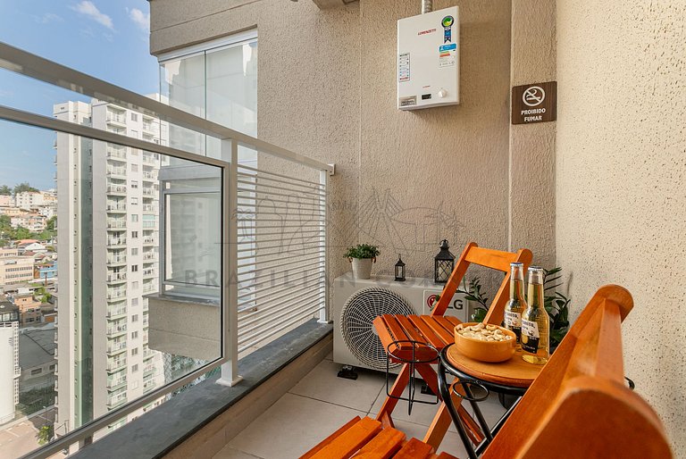 Moderno com ar- condicionado, piscina e academia