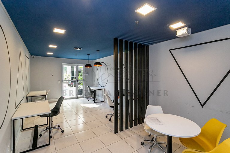 Modern with air-conditioning, pool and gym