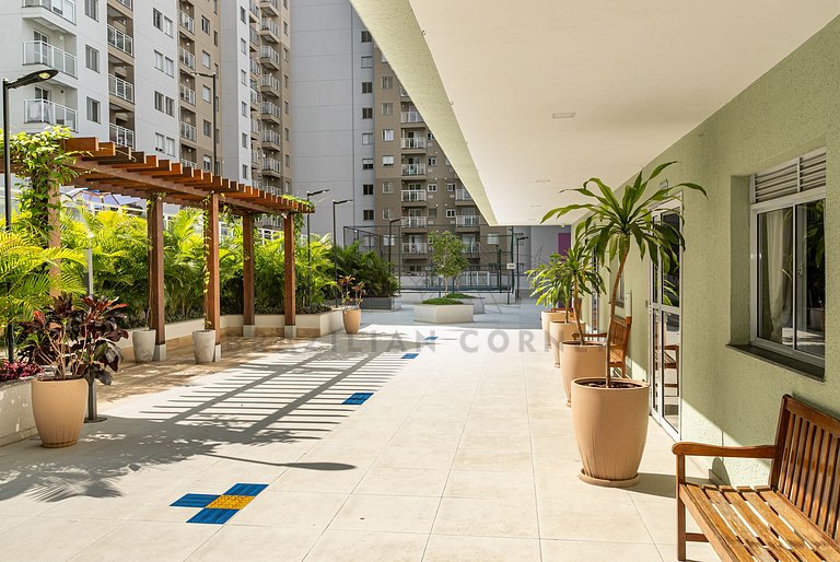 Moderno com ar- condicionado, piscina e academia