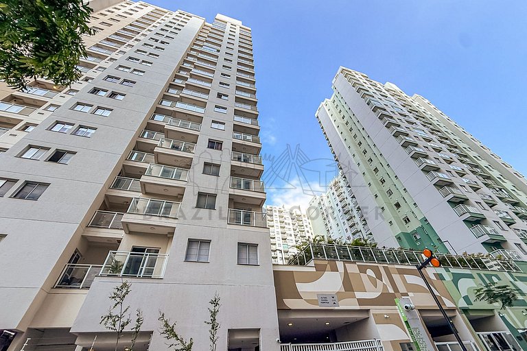 Moderno com ar- condicionado, piscina e academia