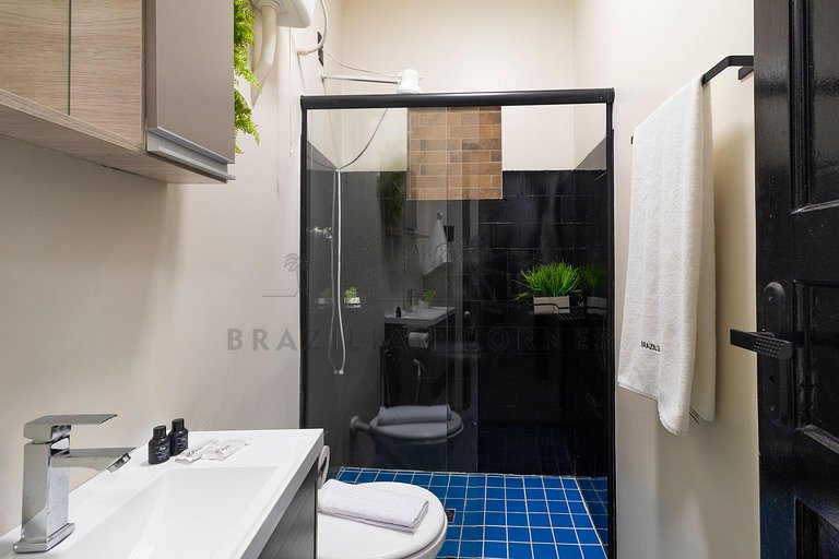 Cozy and well located with 2 rooms