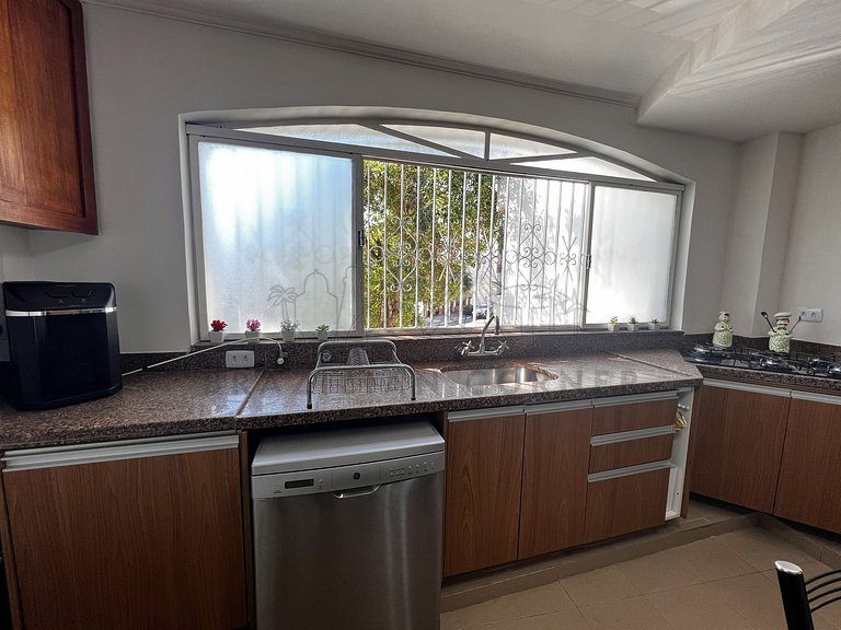 Casa de 4 quartos com Ar condicionado no Ipiranga