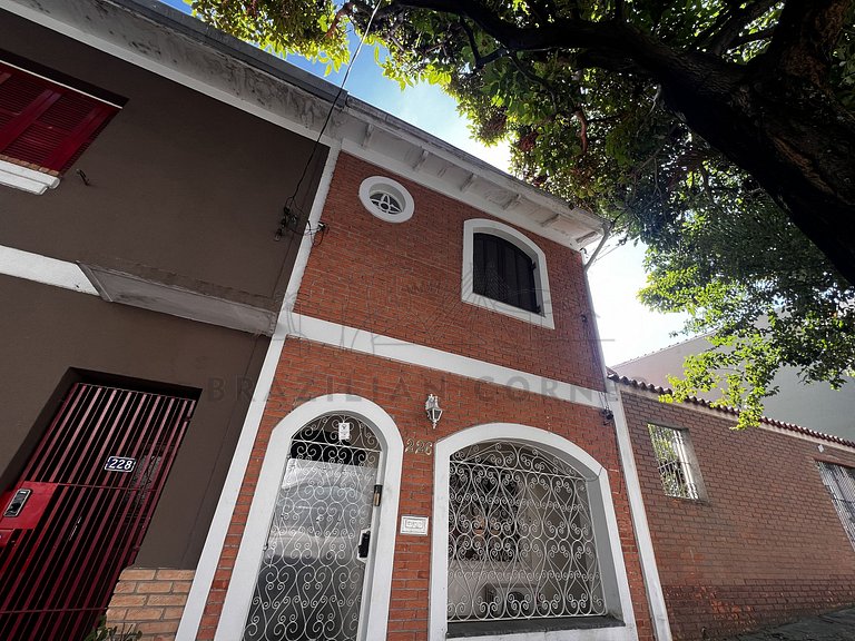 4-Bedroom House with Air Conditioning in Ipiranga