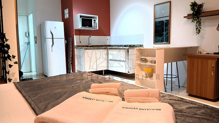 Charming in Vila Madalena with AC & Queen Bed