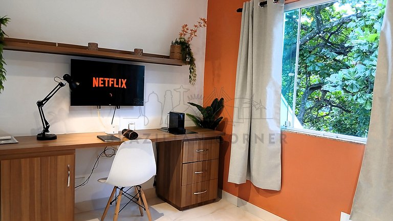 Charming in Vila Madalena with AC & Queen Bed