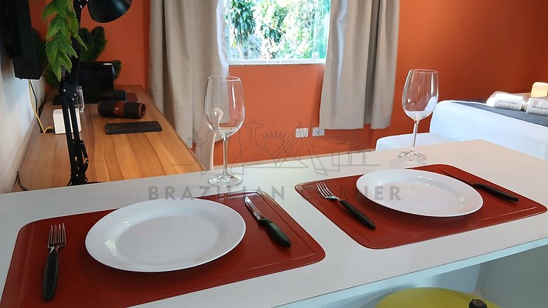 Charmoso na Vila Madalena com AC e Cama Queen