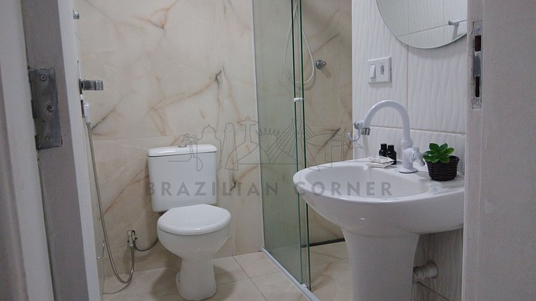 Charmoso na Vila Madalena com AC e Cama Queen