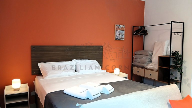 Charming in Vila Madalena with AC & Queen Bed