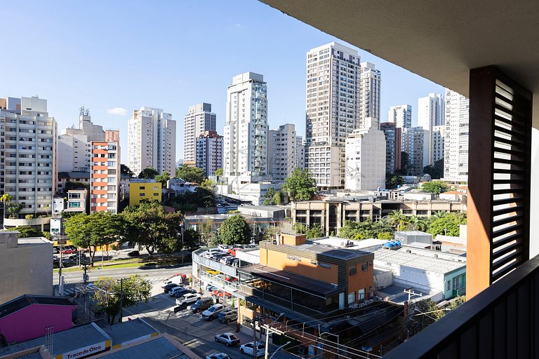 Próximo ao Nubank Parque com AC e academia