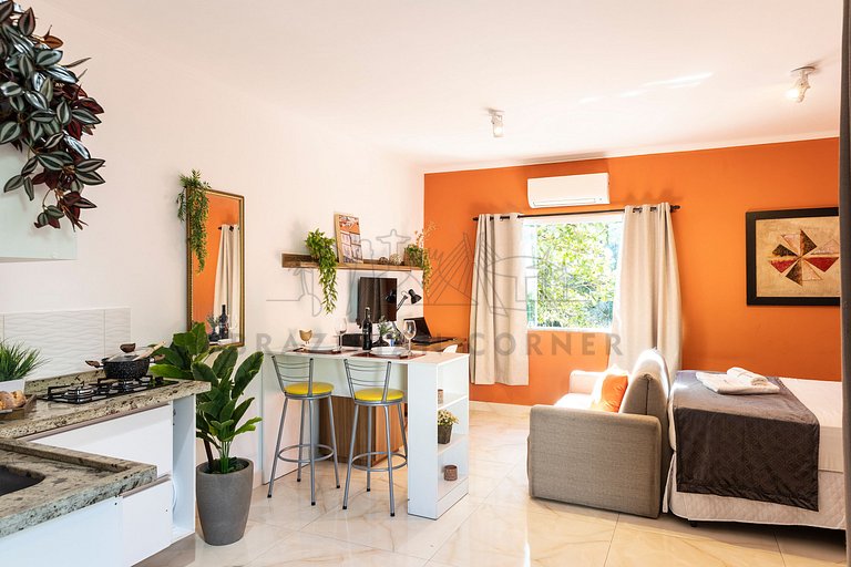 Charming in Vila Madalena with AC & Queen Bed