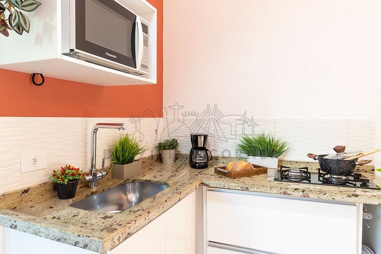 Charming in Vila Madalena with AC & Queen Bed