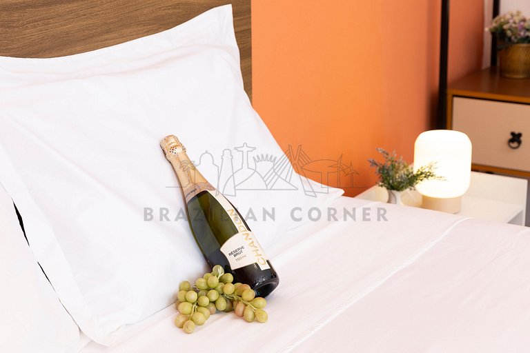 Charmoso na Vila Madalena com AC e Cama Queen