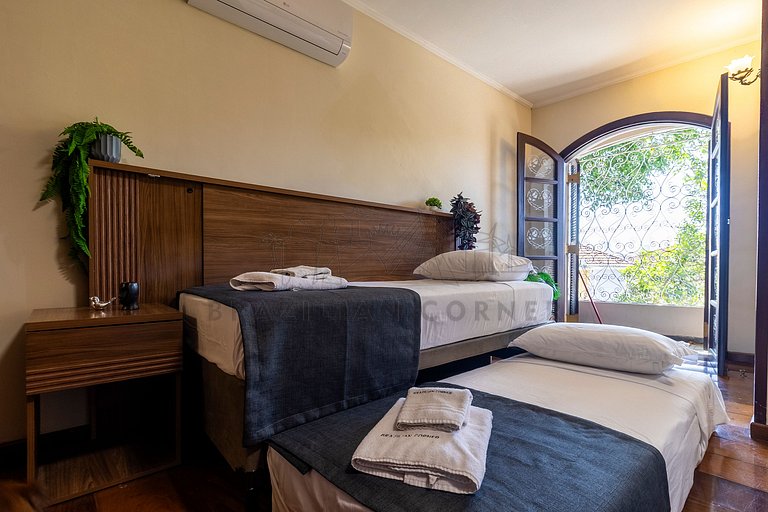 4-Bedroom House with Air Conditioning in Ipiranga