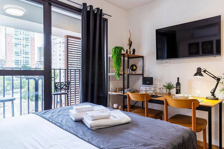 Next to Nubank Parque with AC and incredible view