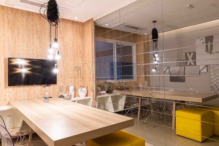 Modern Studio w/ A/C, Pool & Gym