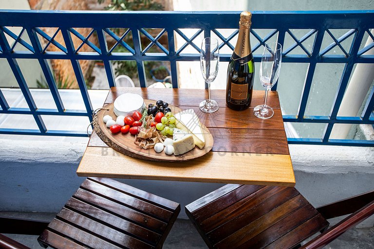 Charming Greek Style Studio great location 21
