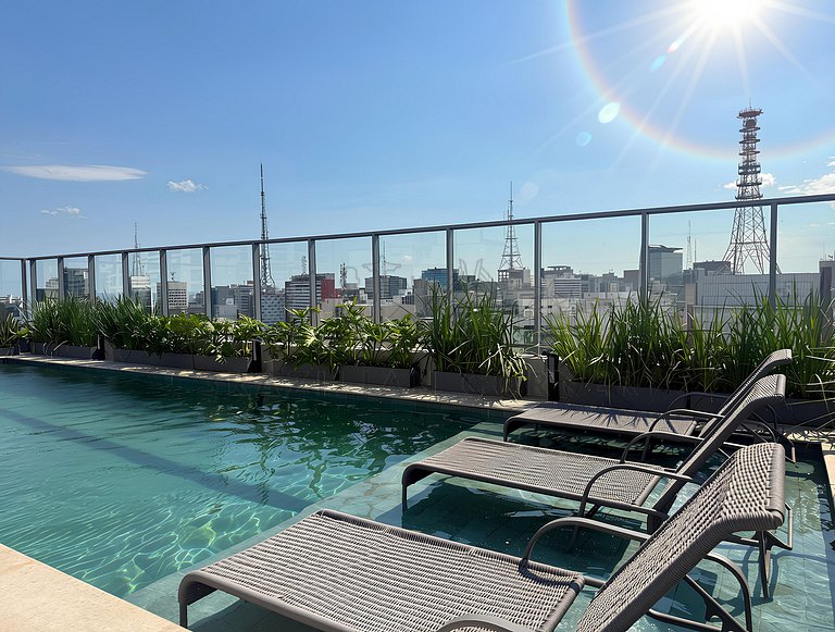 Moderno com Alexa, AC, piscina e academia
