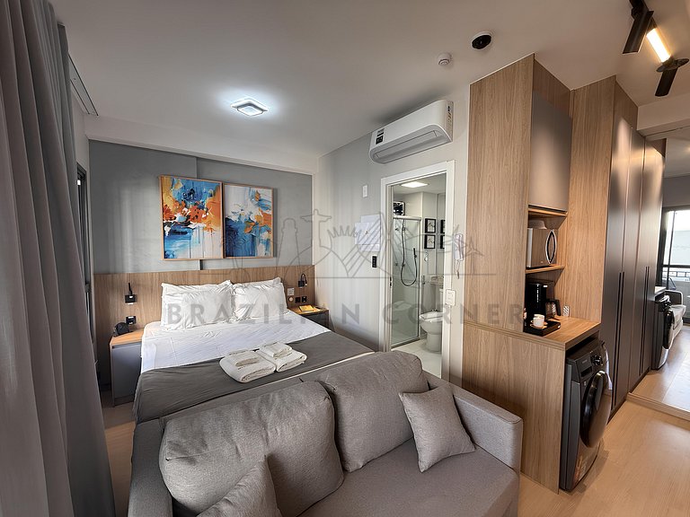 Modern with Alexa, AC, Pool, and Gym