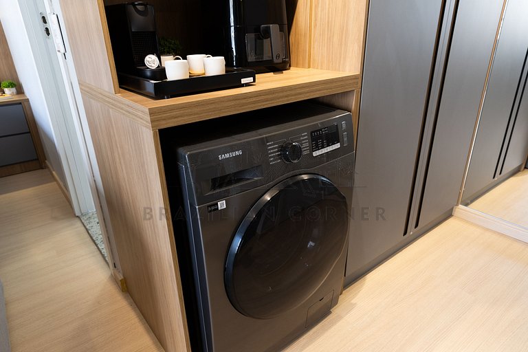 Moderno com Alexa, AC, piscina e academia