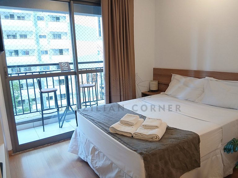 Next to Copan with Pool, Gym, and AC