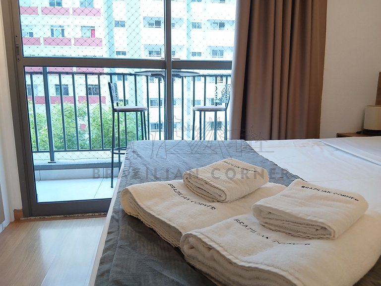 Next to Copan with Pool, Gym, and AC
