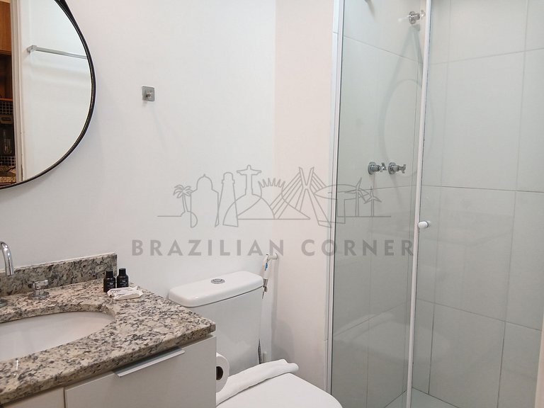 Next to Copan with Pool, Gym, and AC