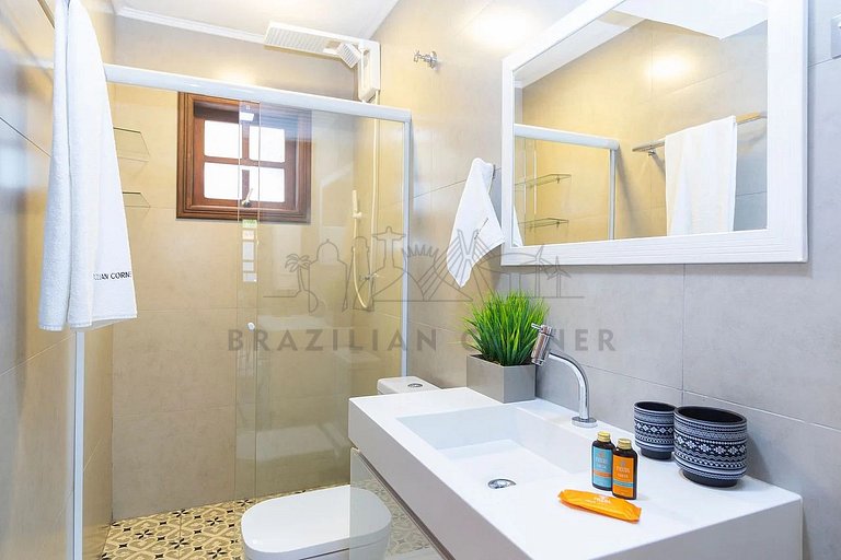 Charming House with Pool in Barra do Una