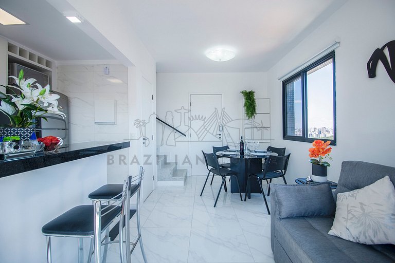 Duplex in Pinheiros with Incredible View, Pool, AC