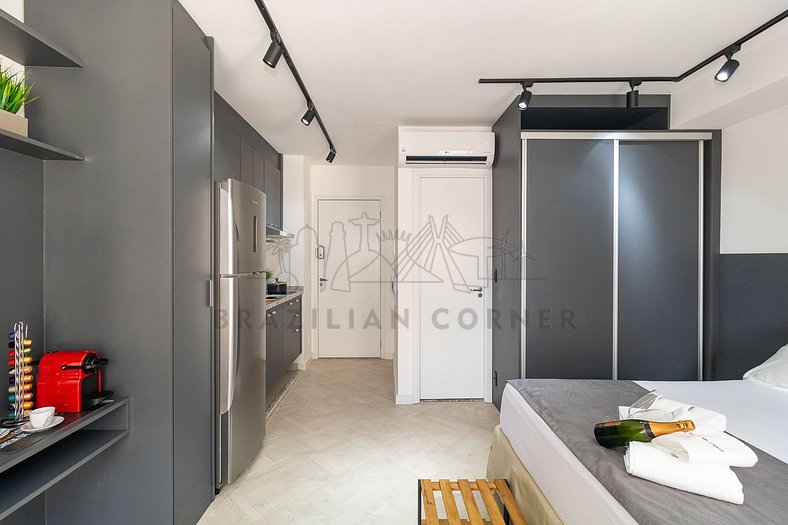 Modern Studio in Pinheiros with AC and Rooftop